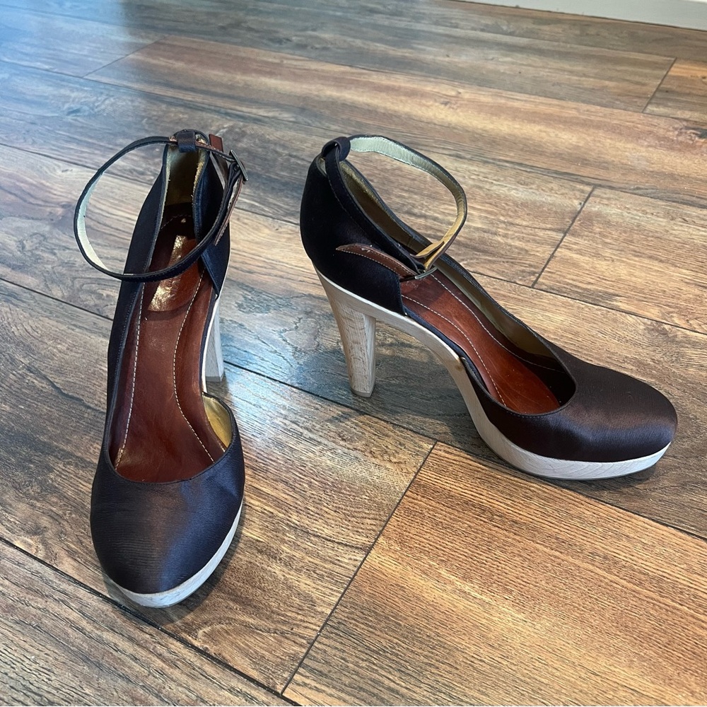 Lavin Paris brown and wood platform